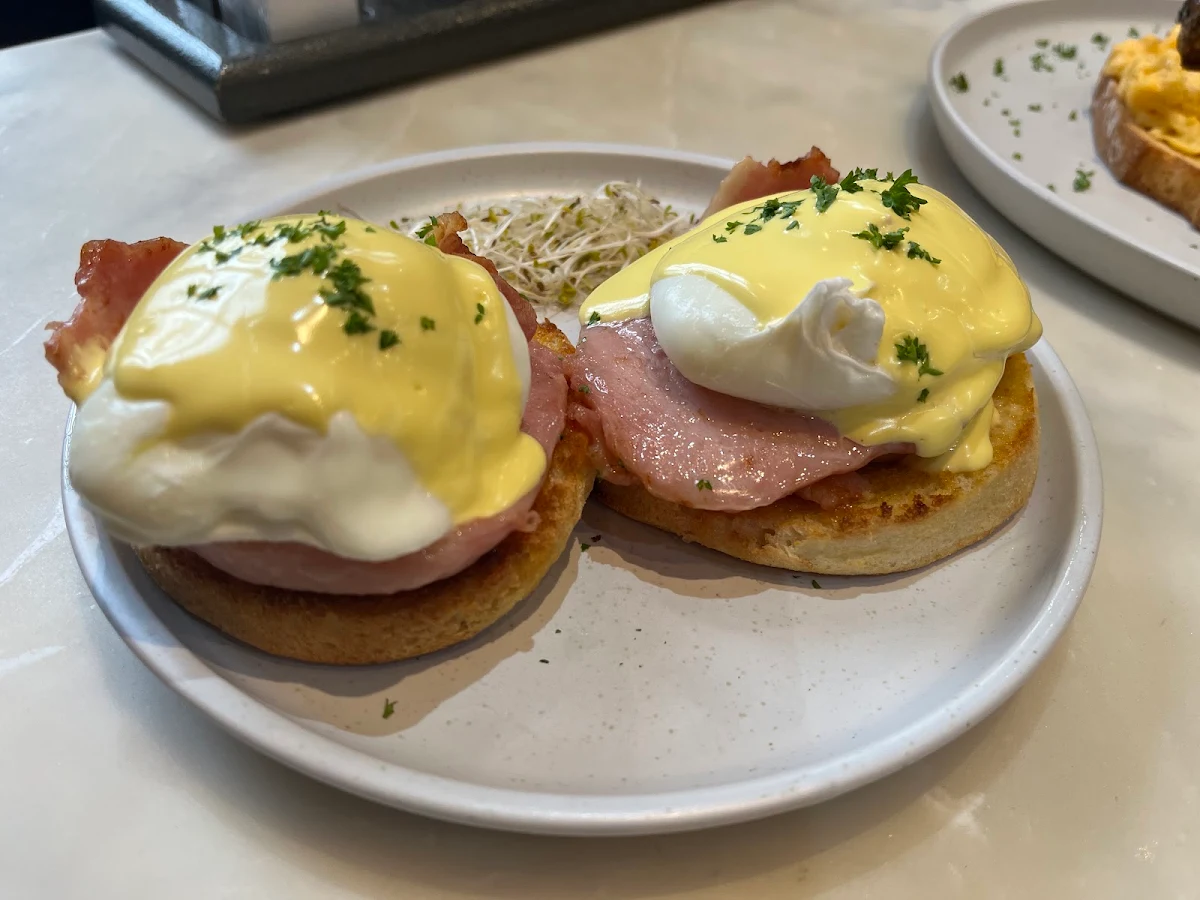 Eggs Benedict
