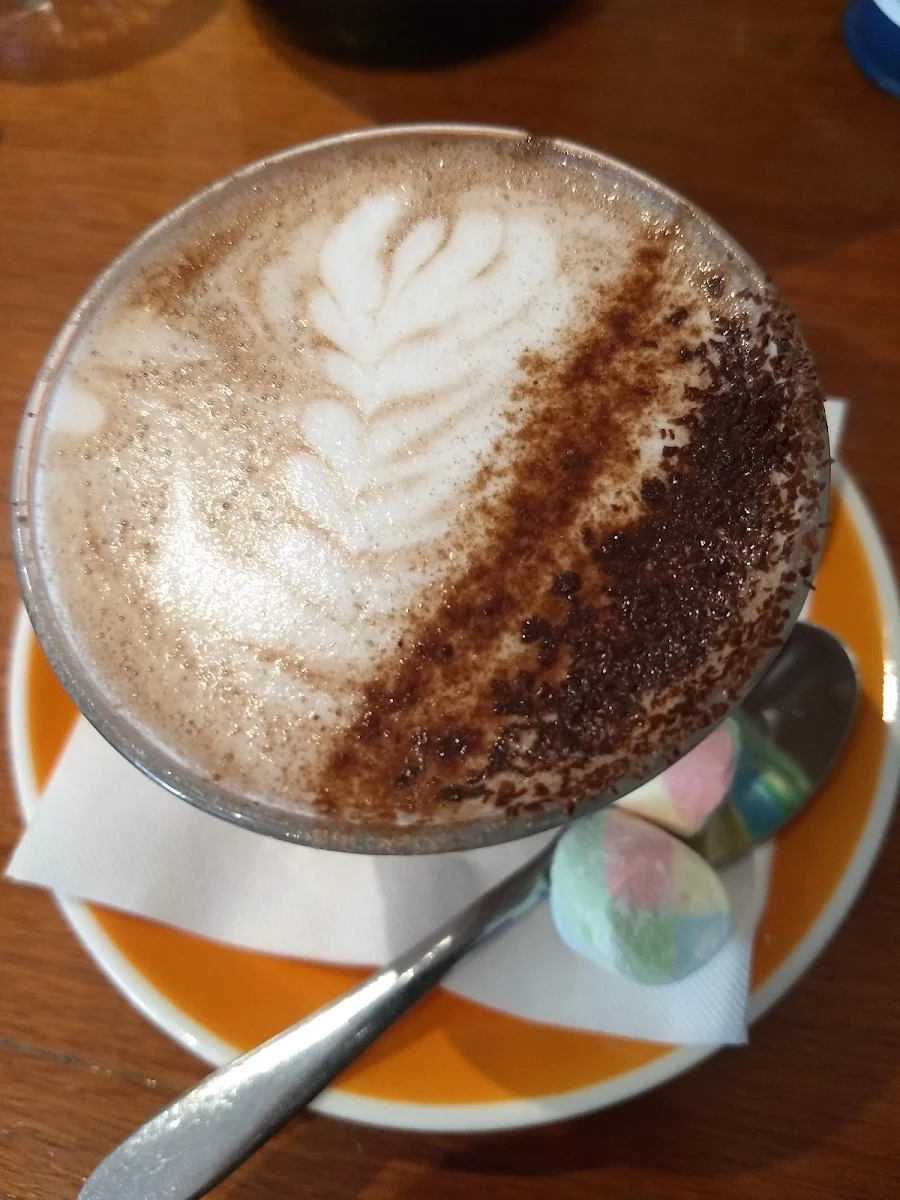 Cappuccino, Beess & Co Cafe