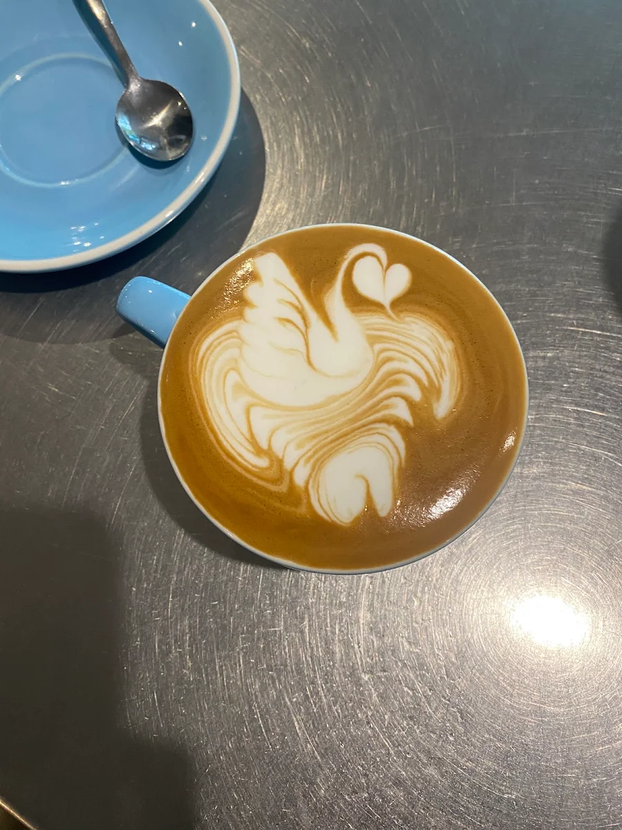 Flat White, Beess & Co Cafe