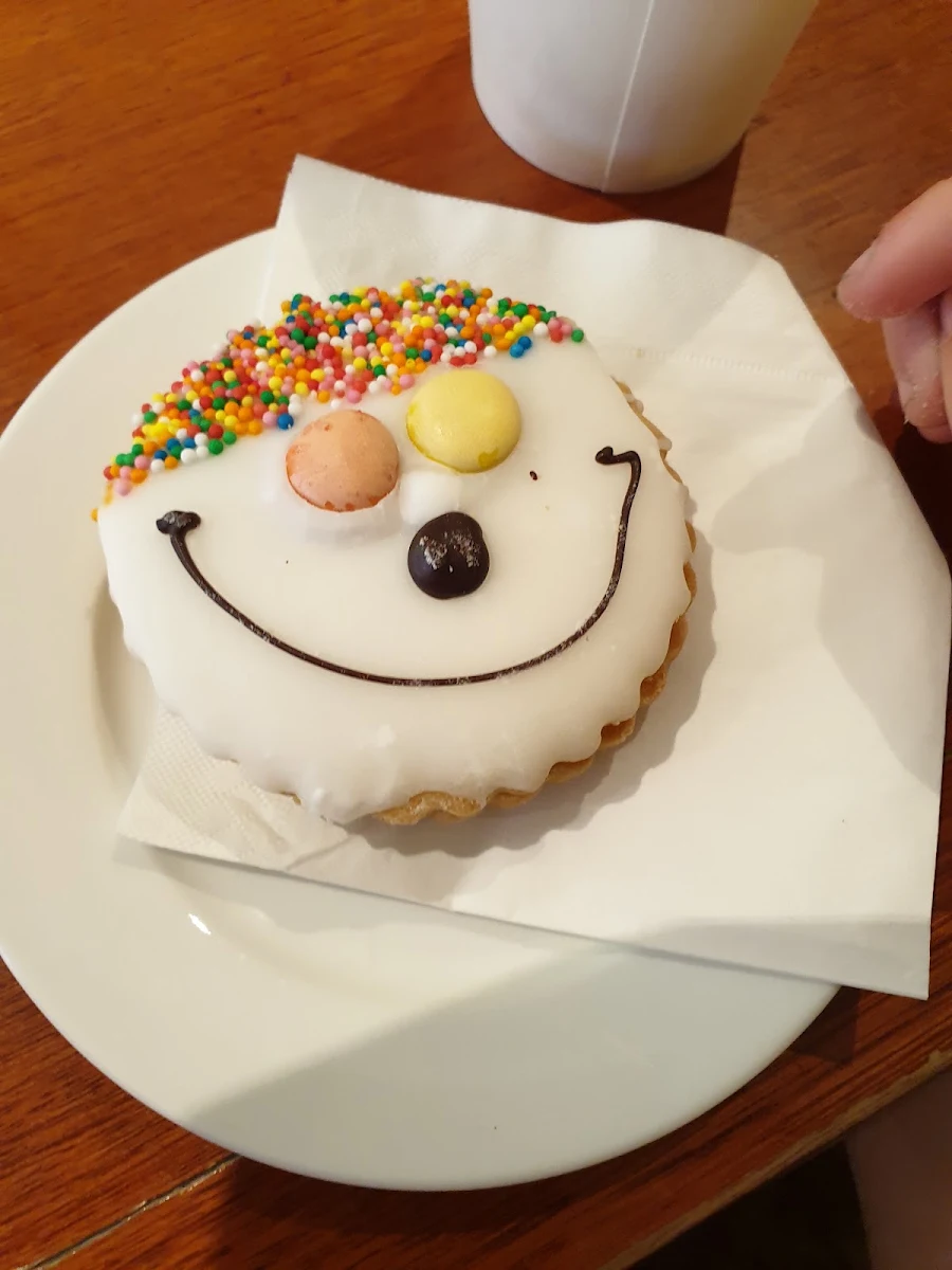 Happy Biscuit, Beess & Co Cafe
