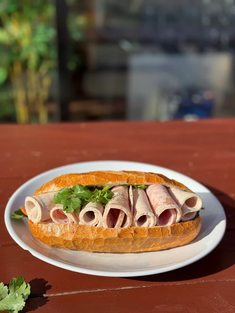 Highlights, Andrew’s Banh Mi & Pie – Niddrie