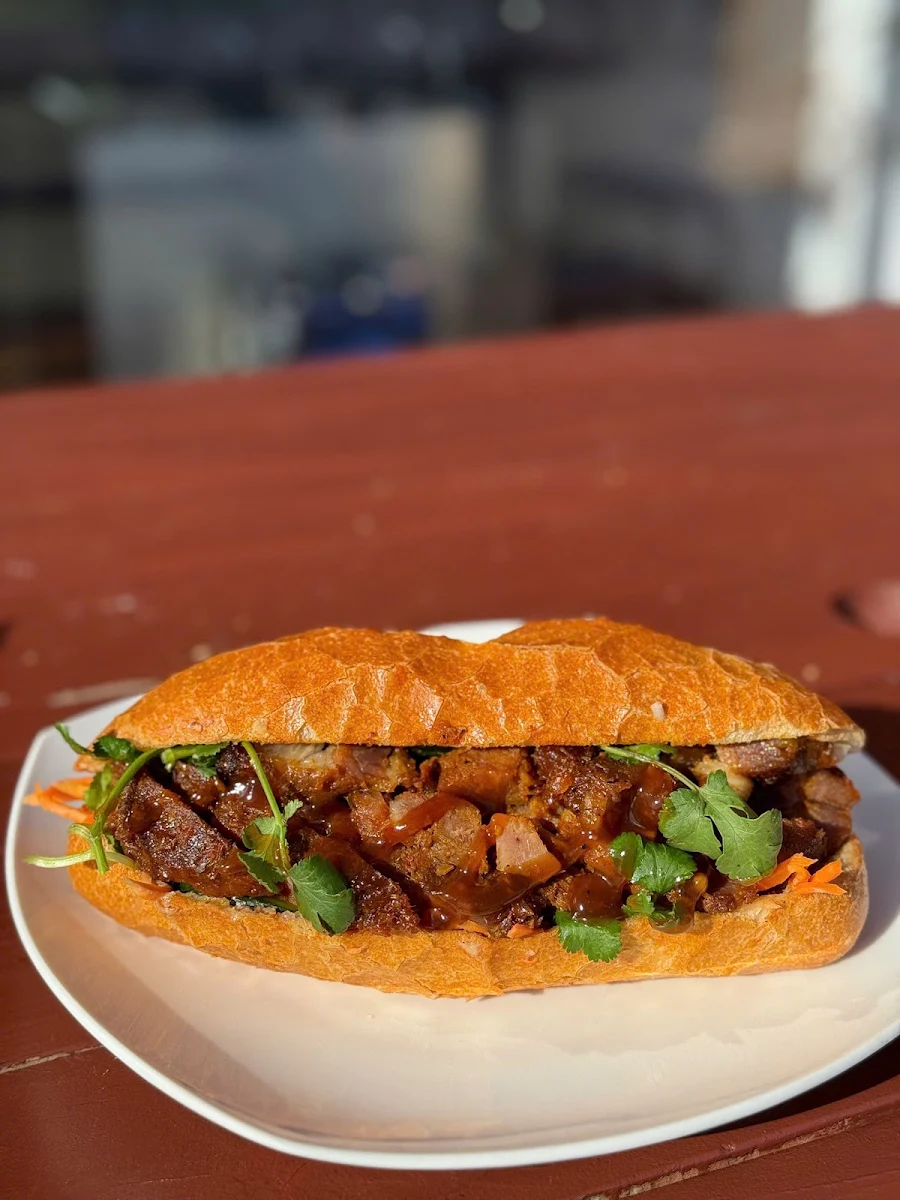 Highlights, Andrew’s Banh Mi & Pie – Niddrie