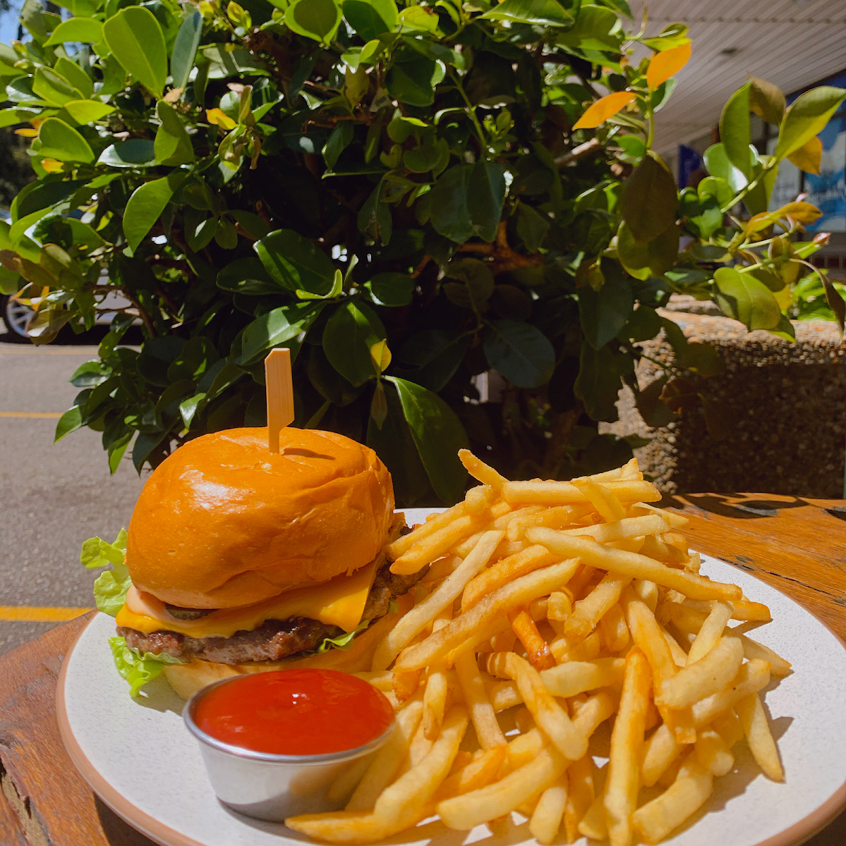 Appletree Burger, The Burrow Cherrybrook