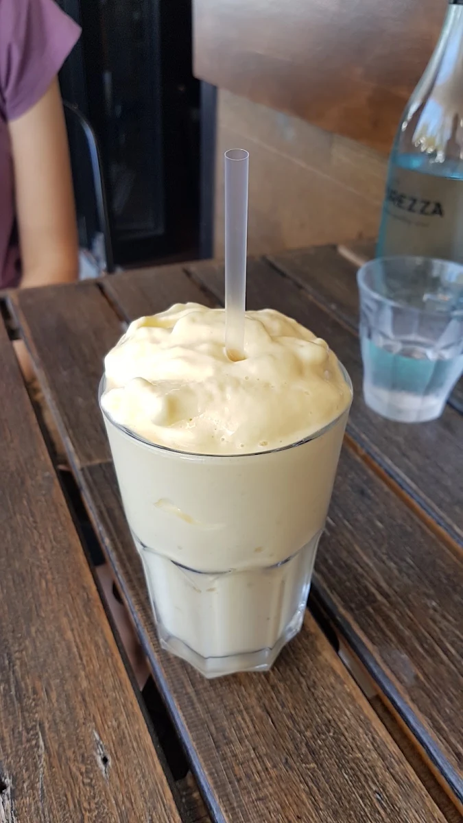 Mango Milkshake, The Burrow Cherrybrook