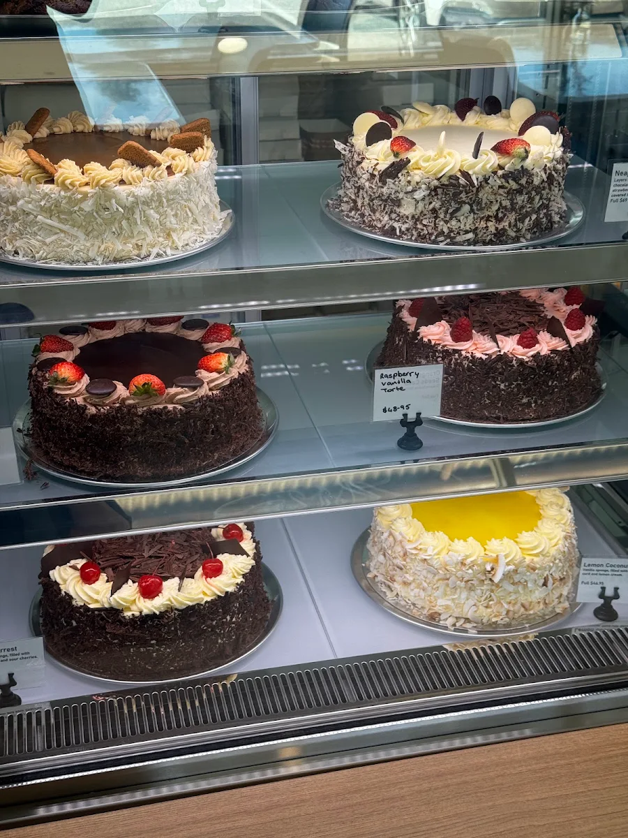 Highlights, Sonia's Cake Palace