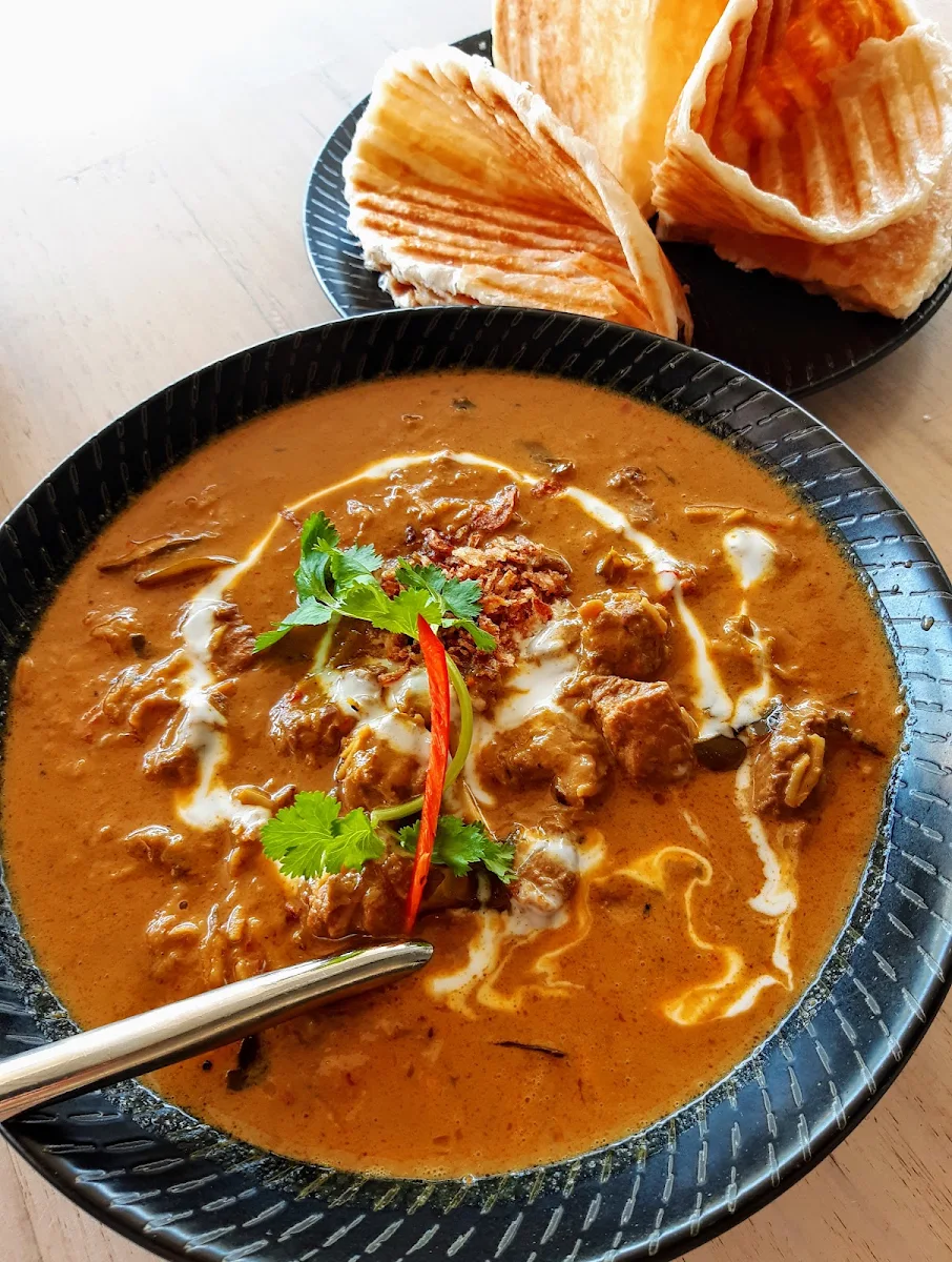 Lamb Rang Dang Curry with Roti Bread