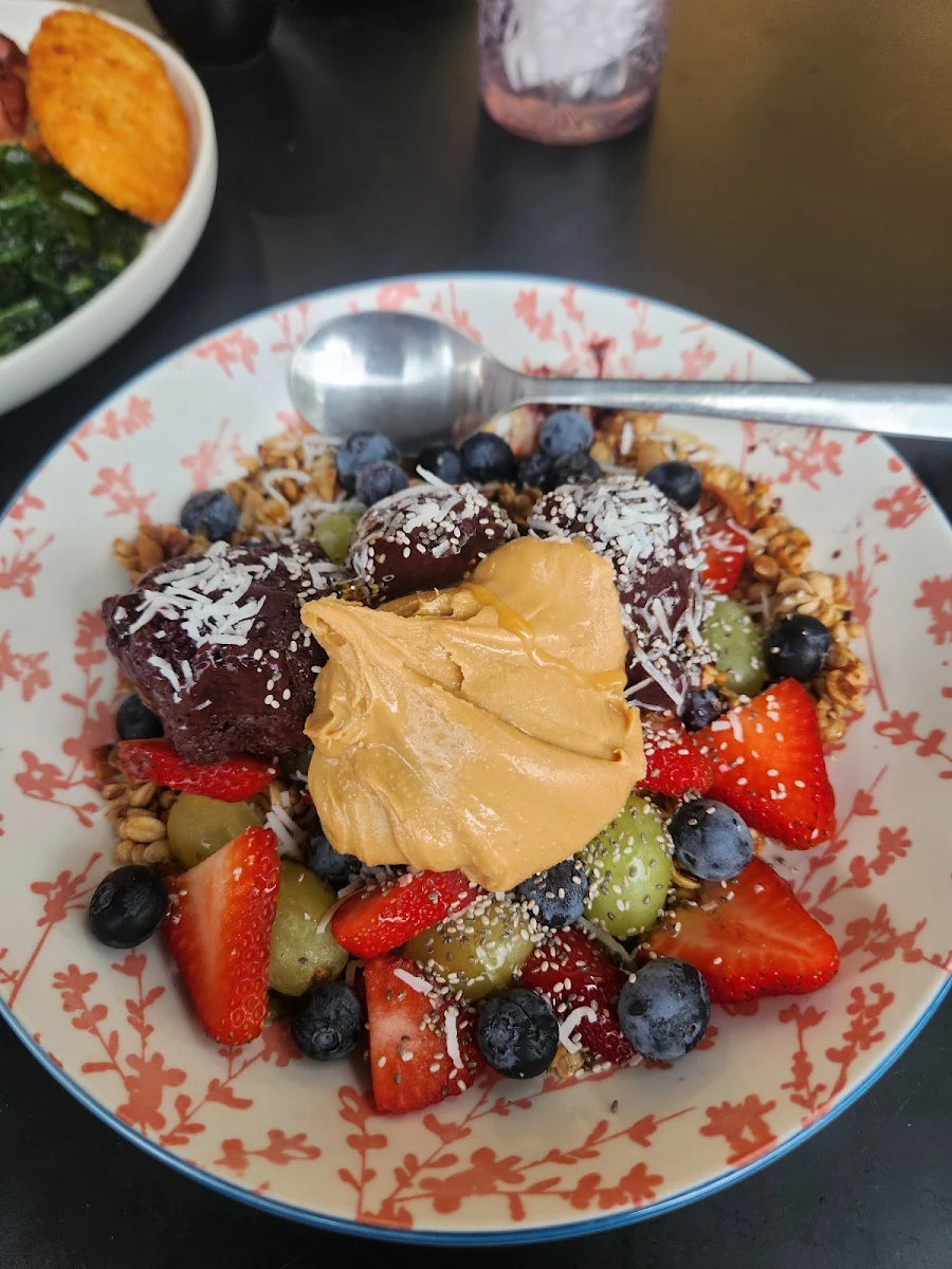 Highlights, Kneed Bread Cafe