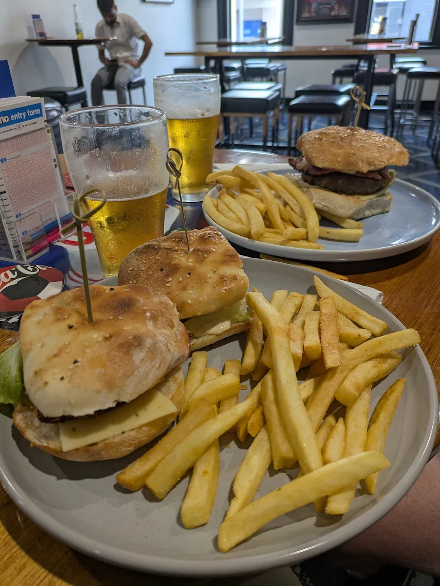Burger, The Plough Inn Launceston