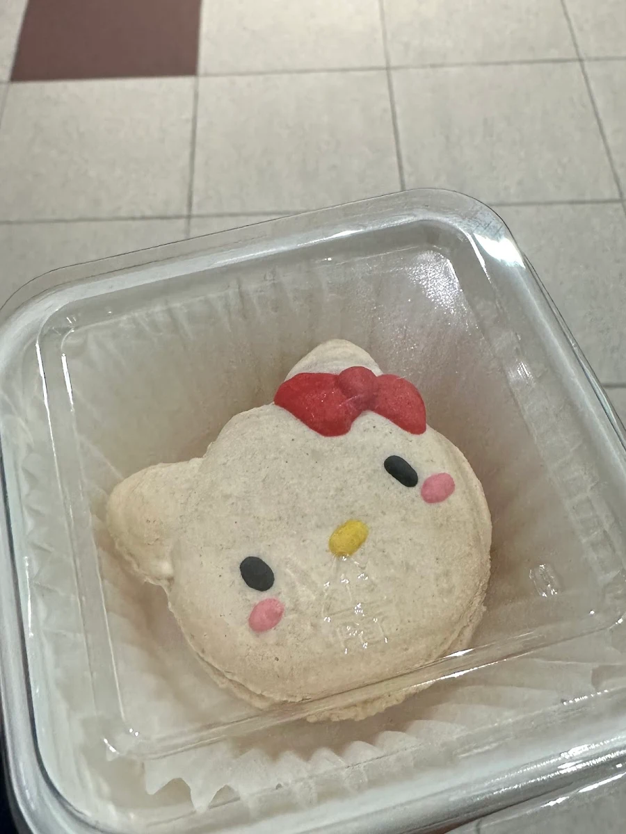 Macaroon with Strawberry, Gangnam bakery