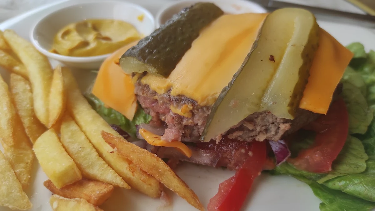 Hamburger, Dôme Café - Midland