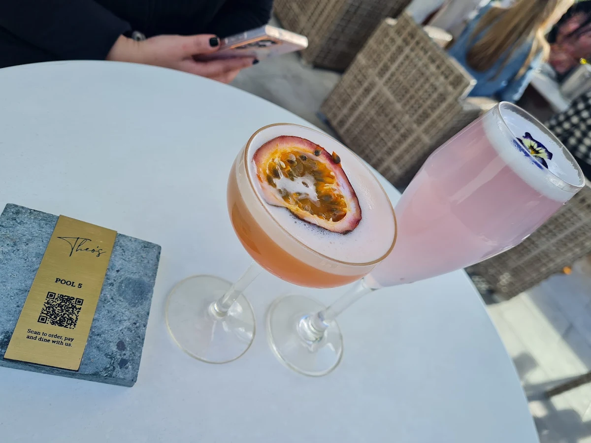 Highlights, Theo's Rooftop Bar