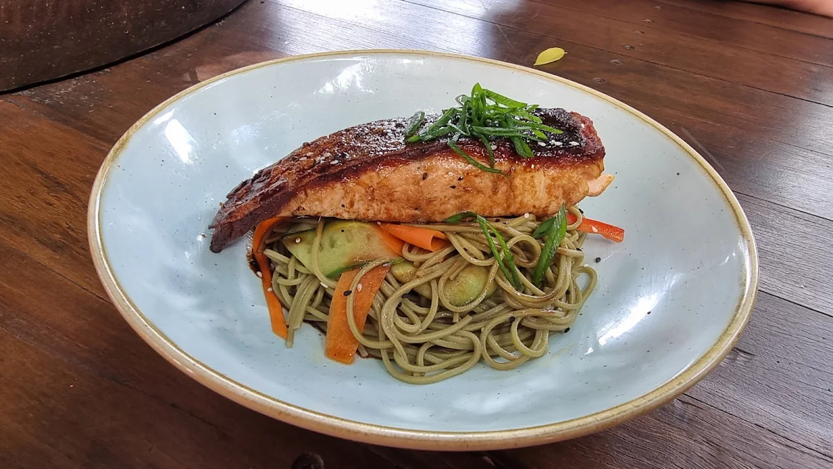 Teriyaki Salmon w Soba Noodle Salad