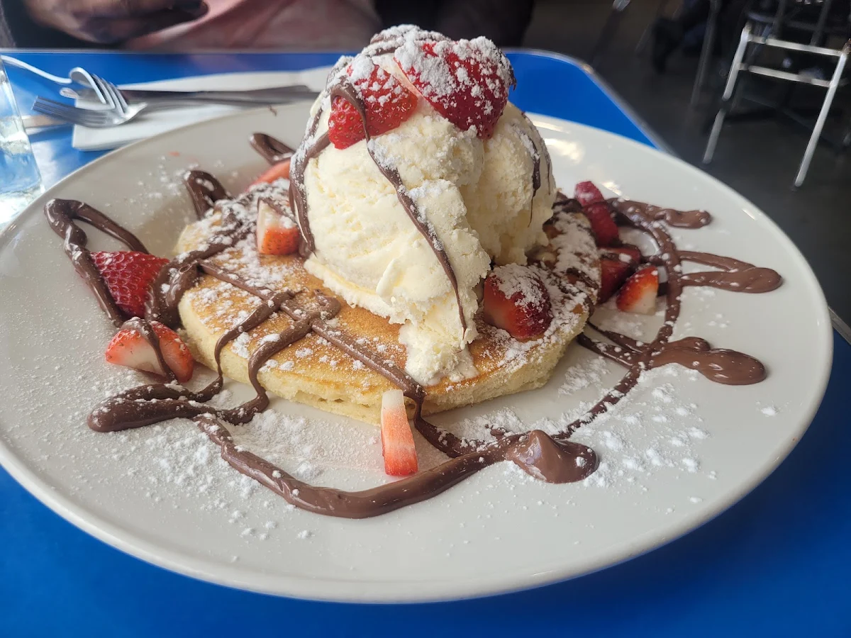 Nutella Pancake, Lazy Moe's Melton
