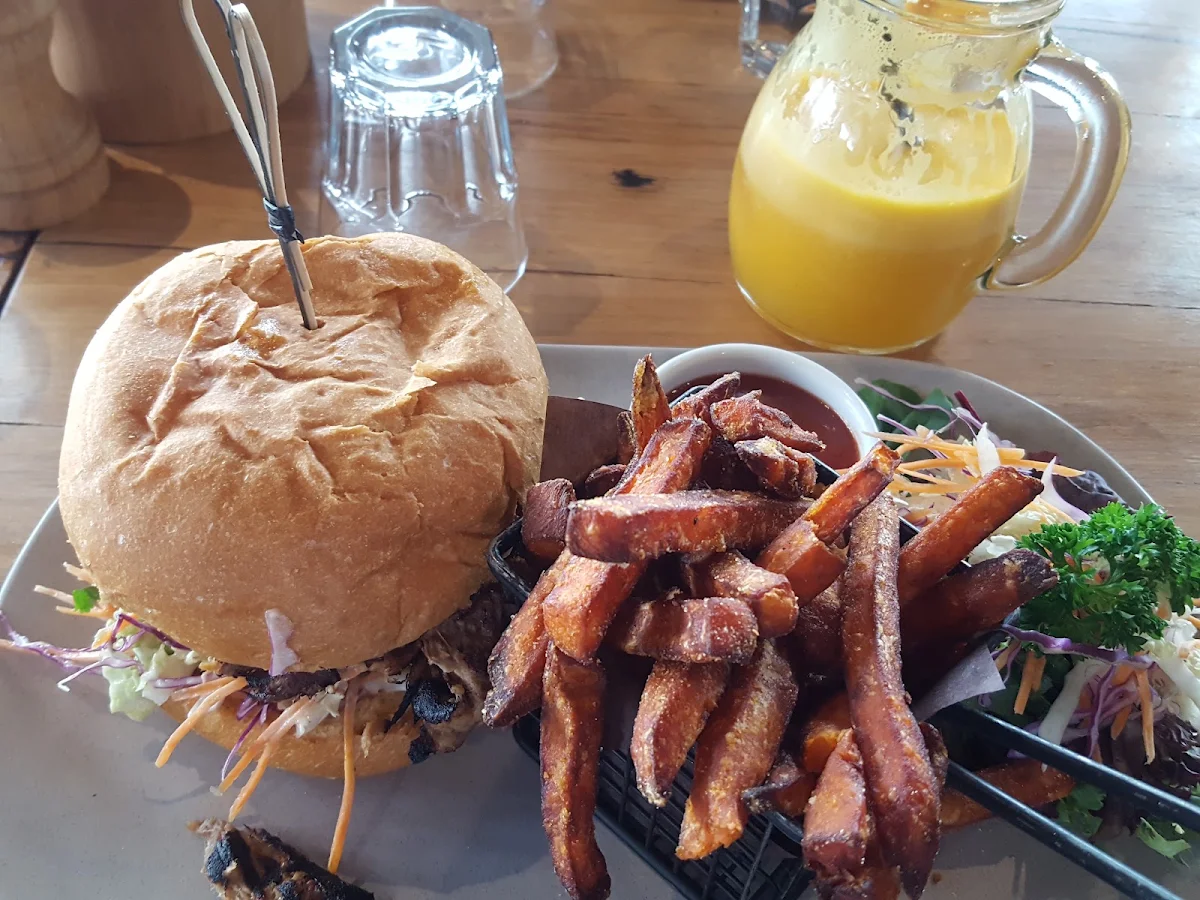 Burger, Eating Station