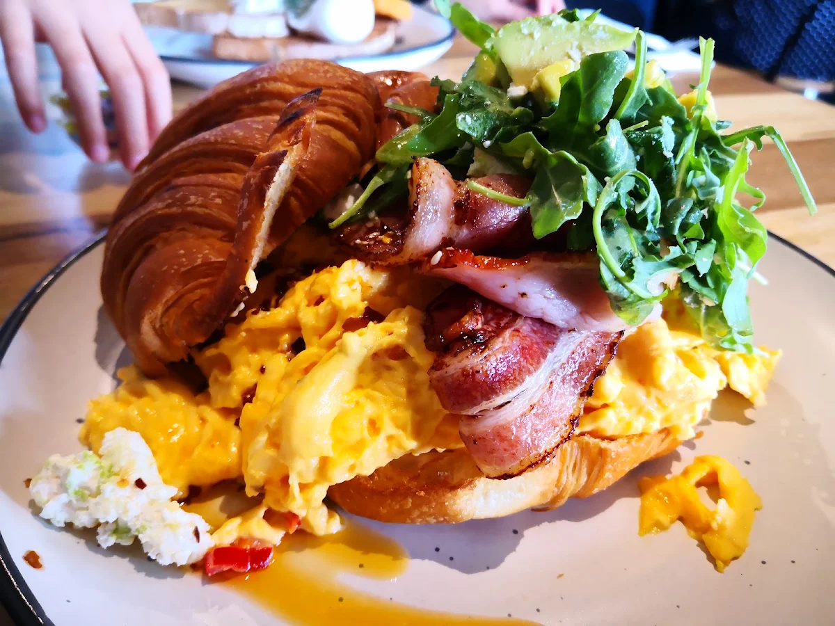 Chilli Scrambled, Eating Station