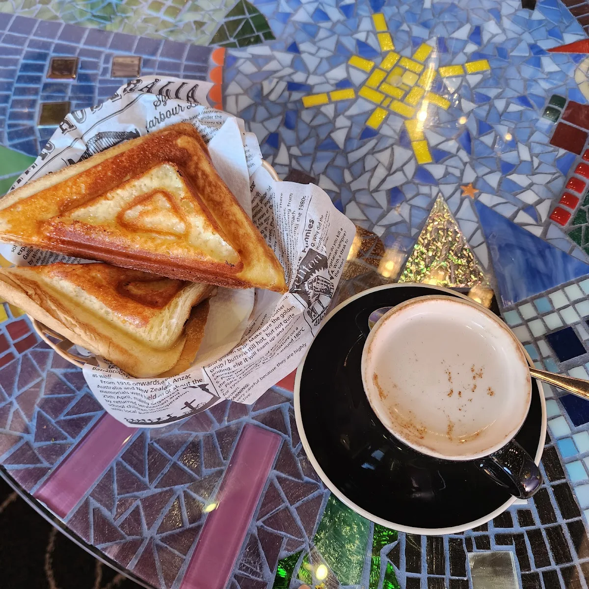 Highlights, Tootsie Gallery Cafe