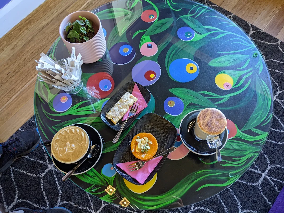 Highlights, Tootsie Gallery Cafe