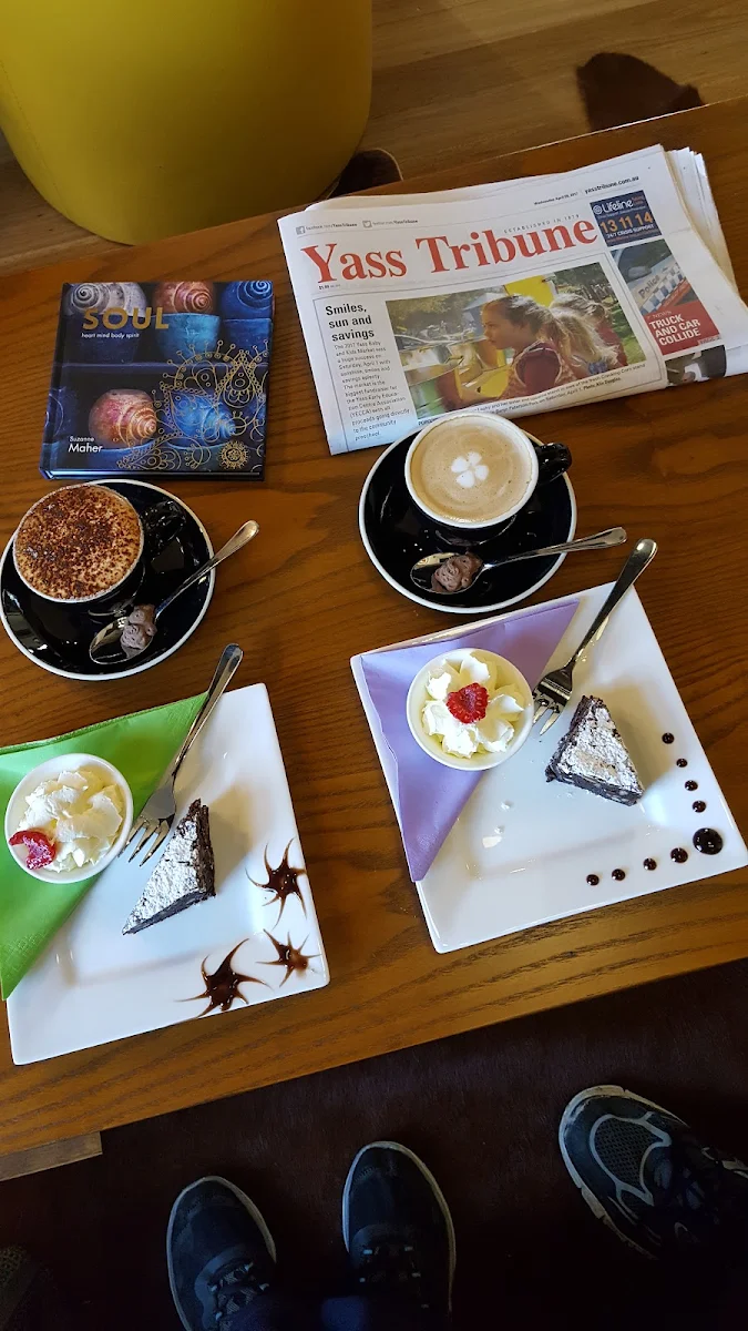 Highlights, Tootsie Gallery Cafe