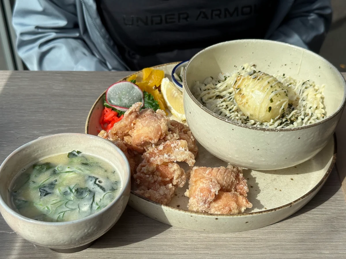 Highlights, Ikoi Cafe