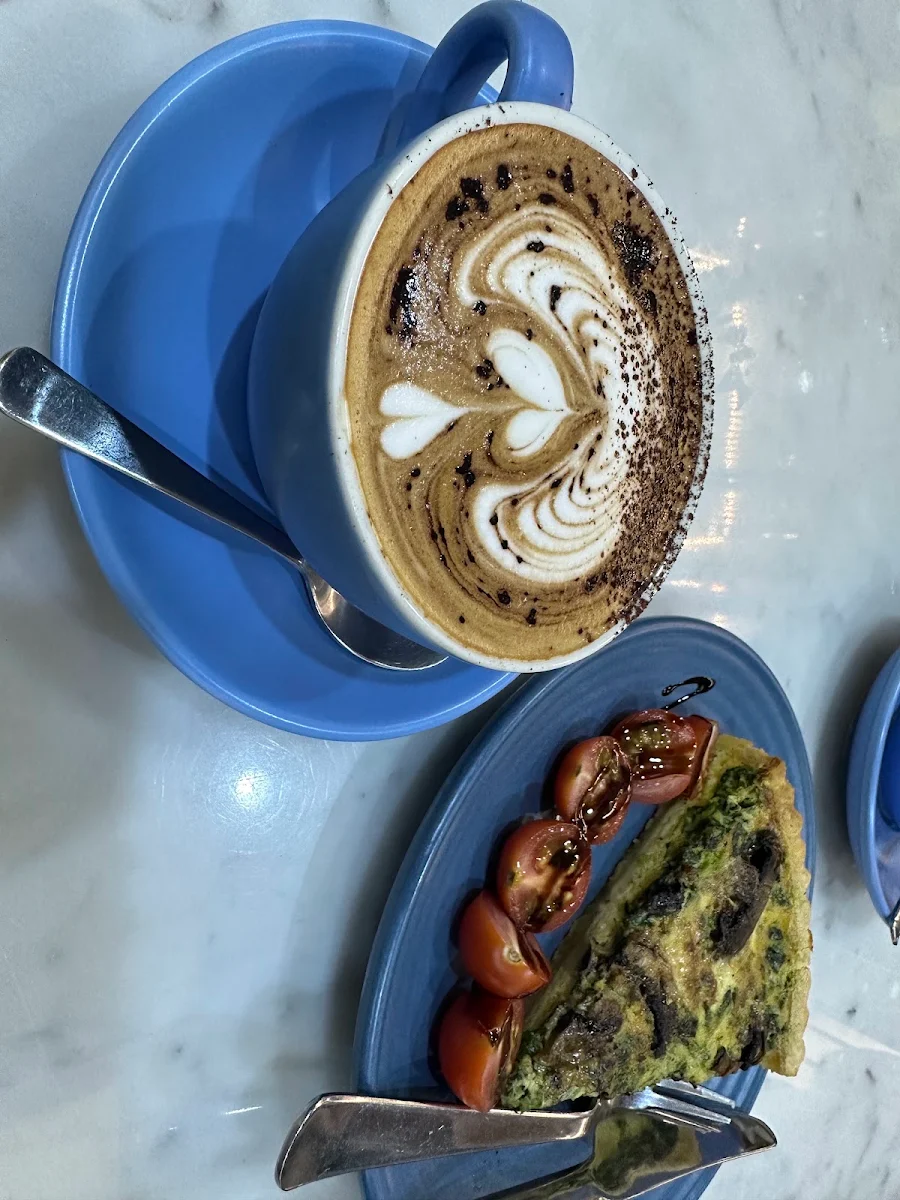 Highlights, Café Lautrec