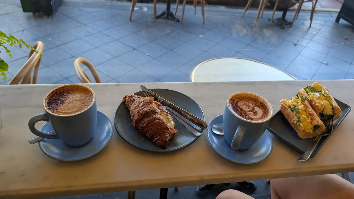 Highlights, Café Lautrec