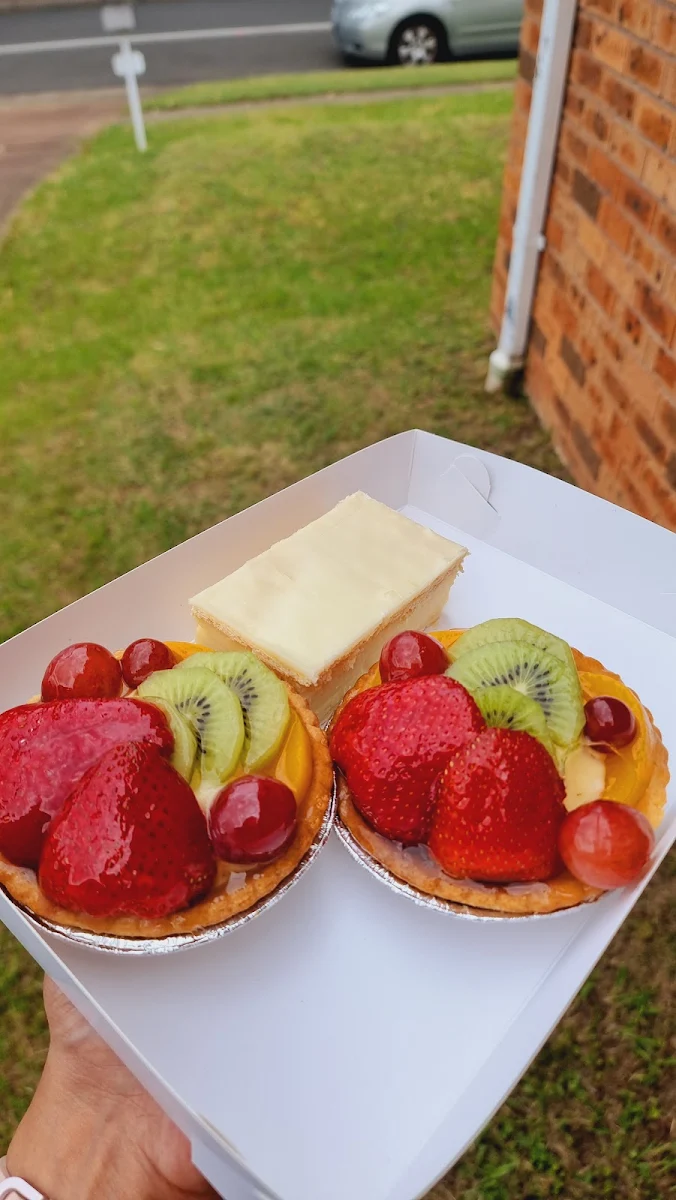 Highlights, Lisle's Quality Cakes