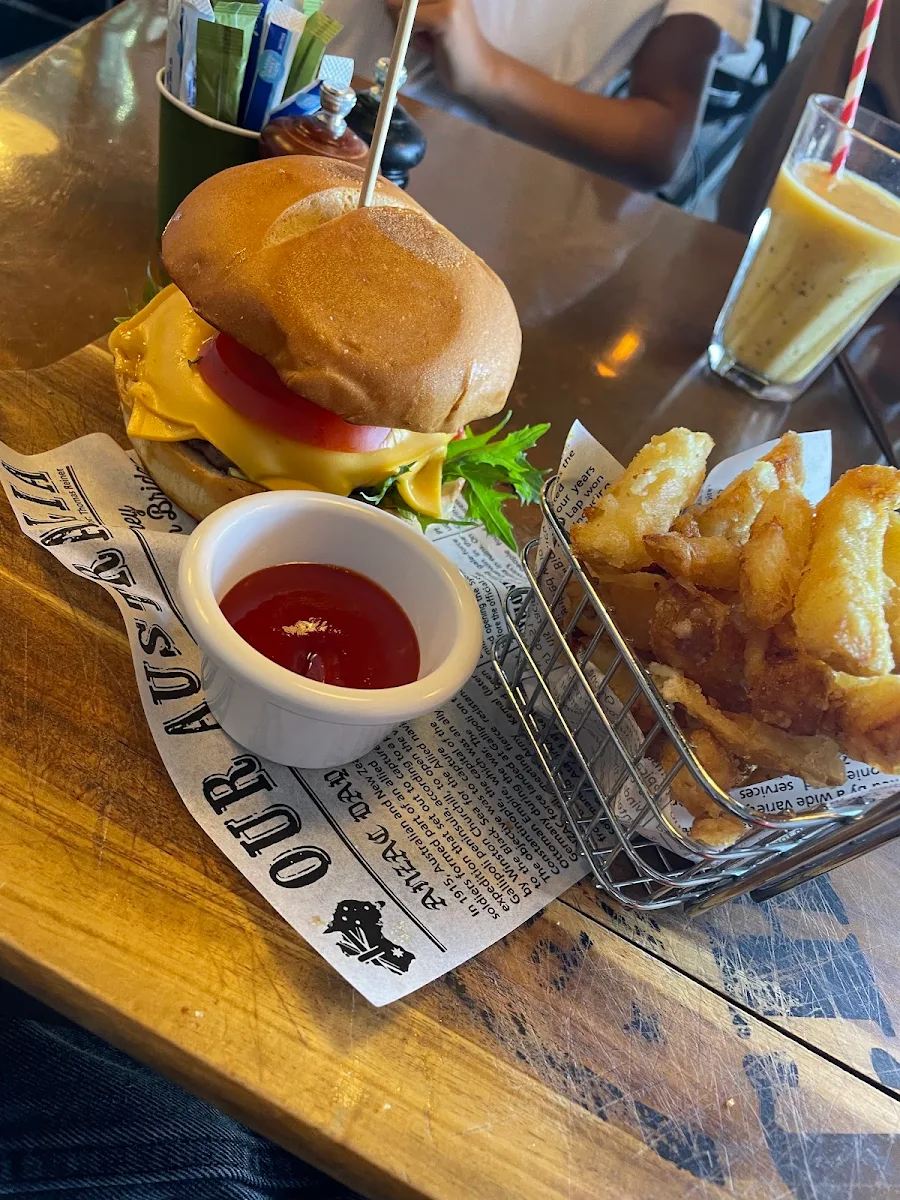 Highlights, Blackwall Cafe