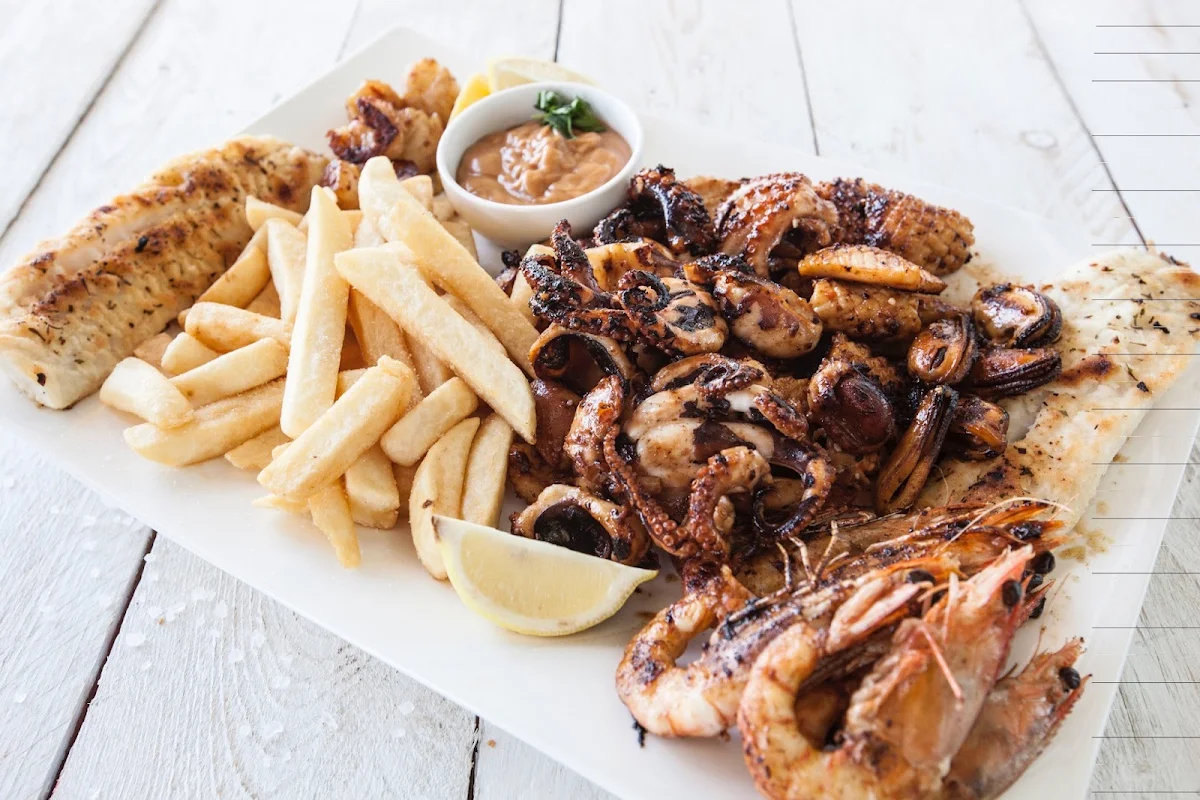 Highlights, Gus's Seafood