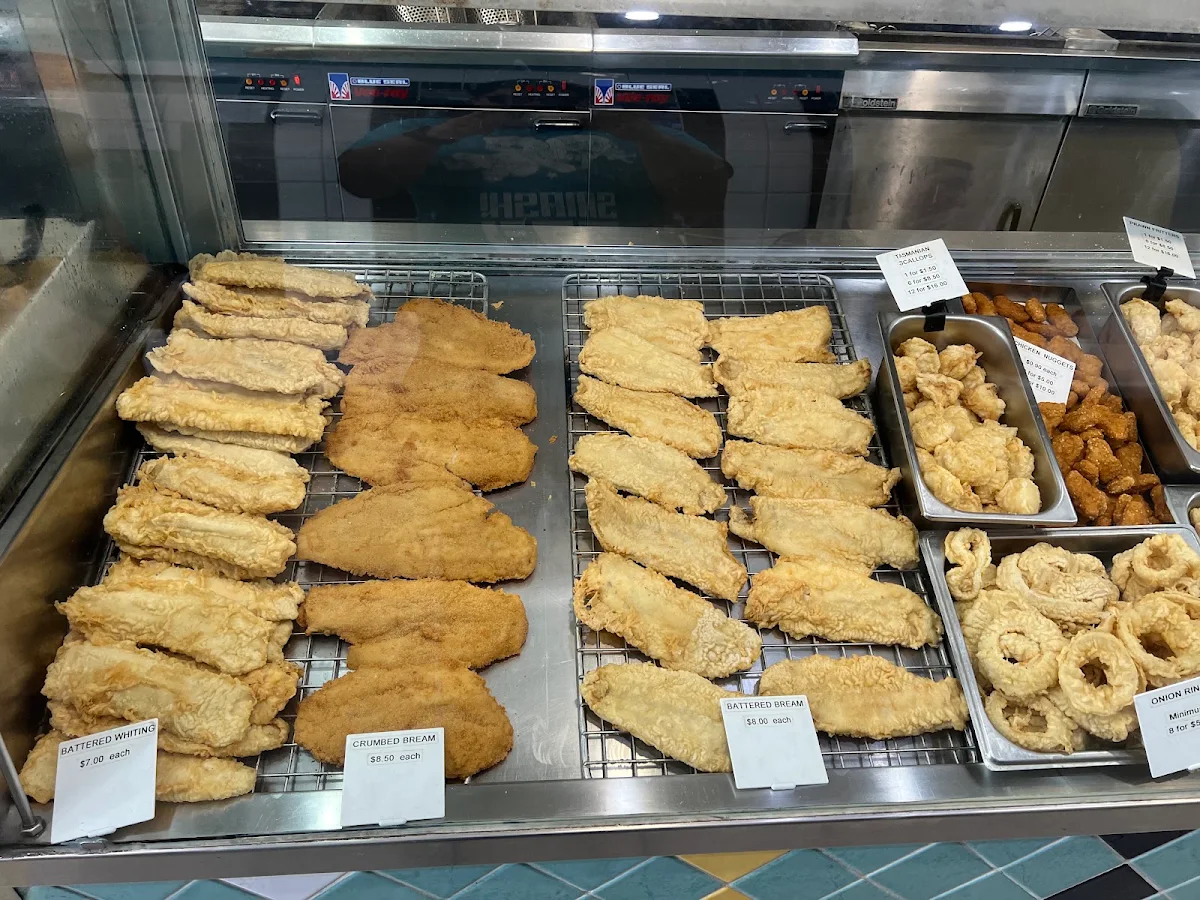 Highlights, Gus's Seafood