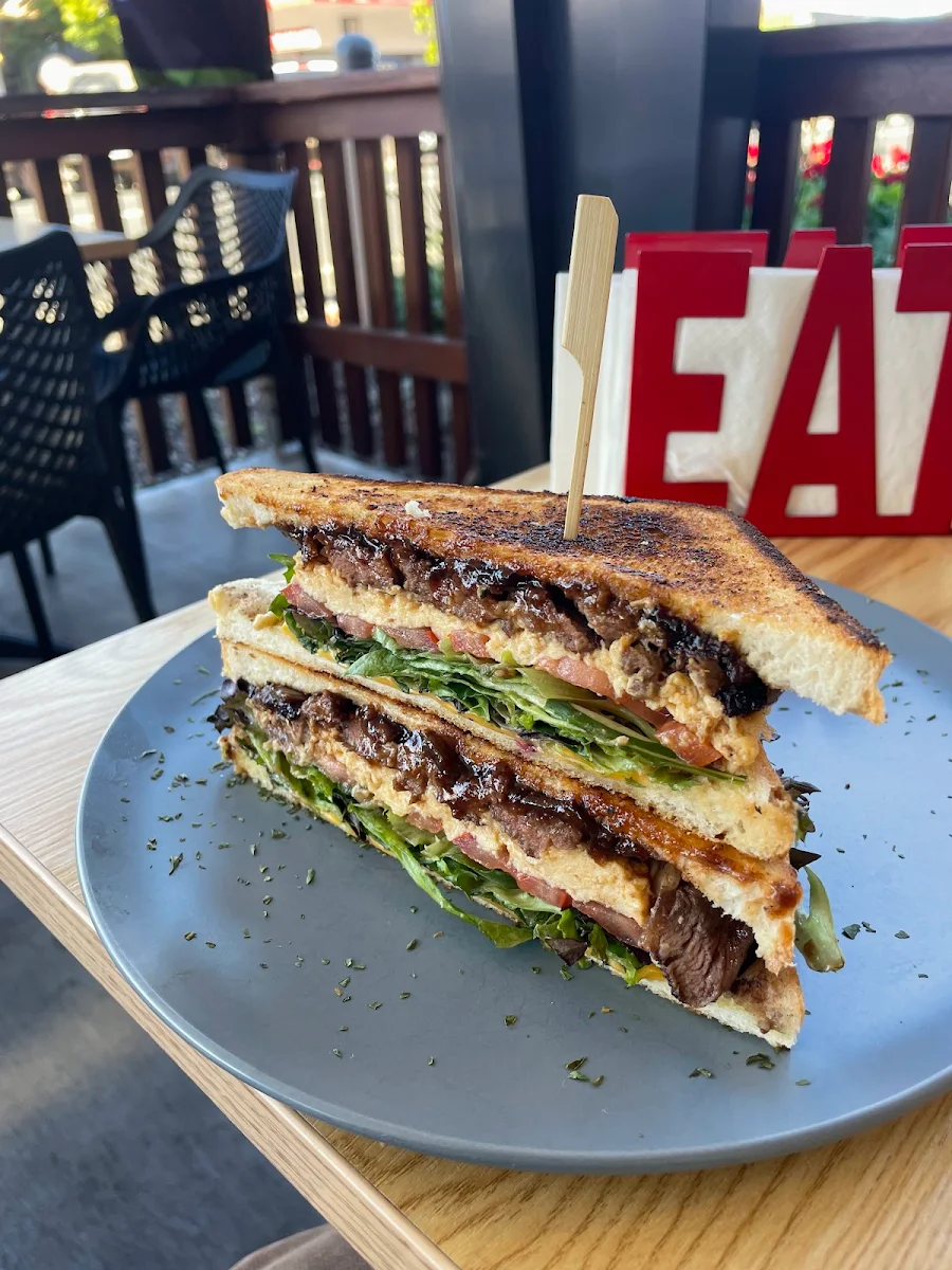 Highlights, Utopia cafe Kingaroy
