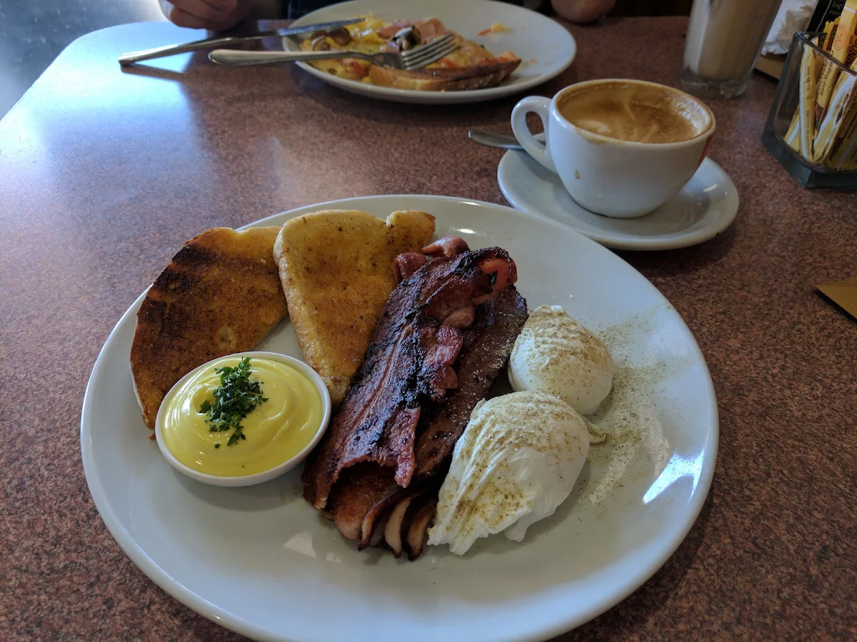 Highlights, Utopia cafe Kingaroy