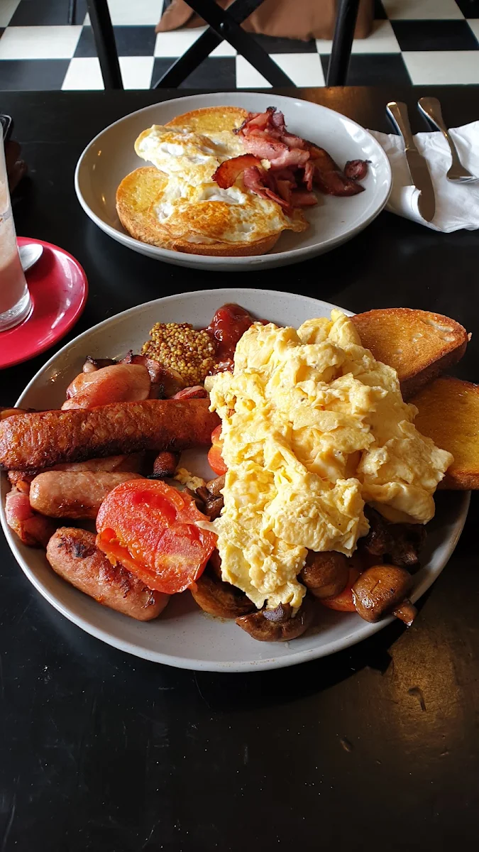 Highlights, Flourish Cafe Olivers Hill