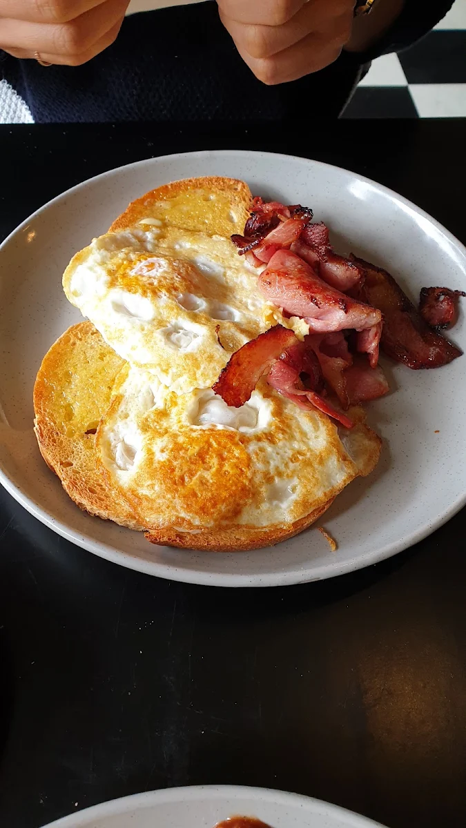 Highlights, Flourish Cafe Olivers Hill