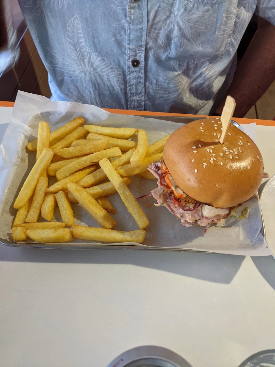 Burger, Rise City Beach