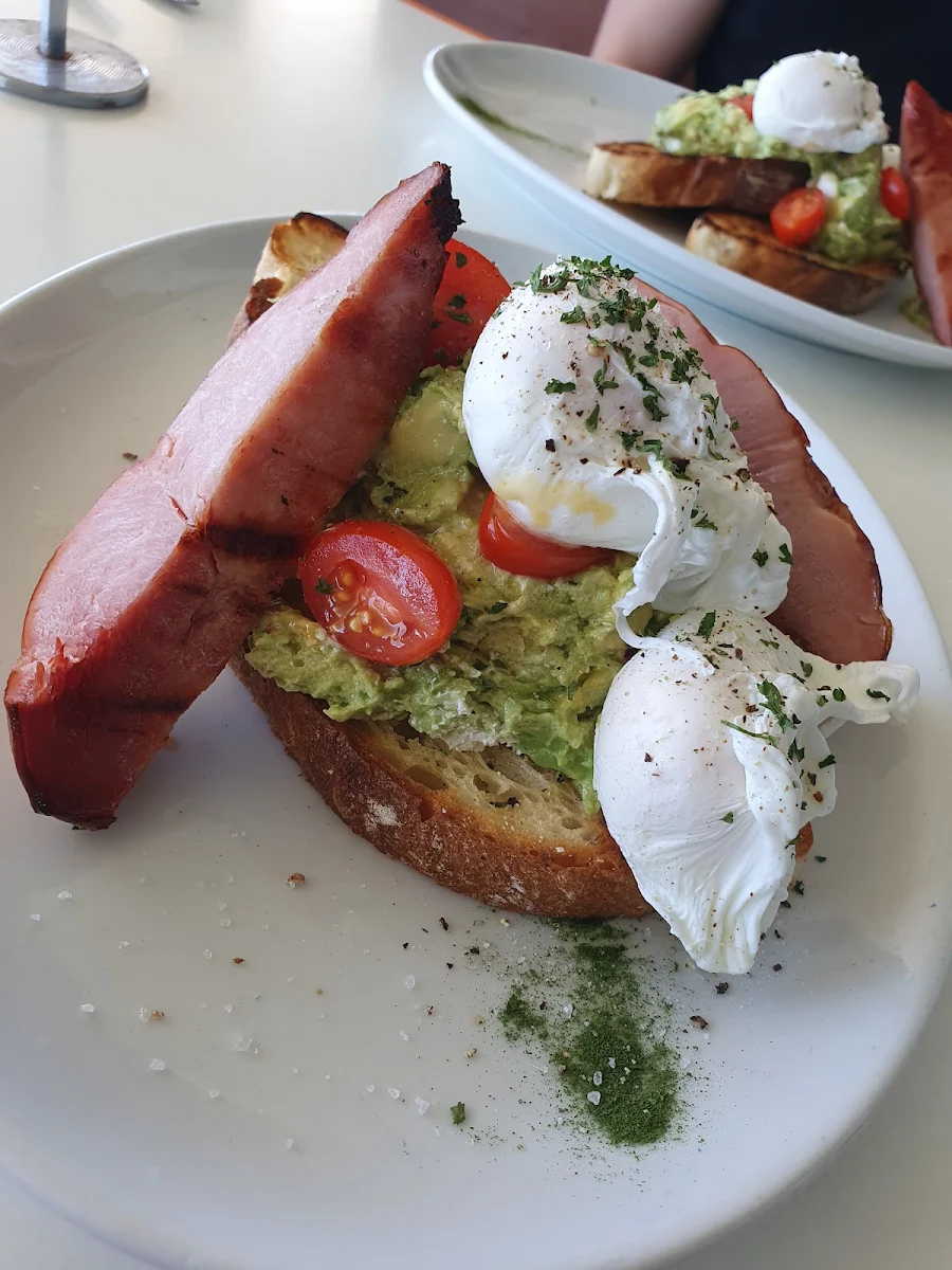 Smashed Avocado, Rise City Beach