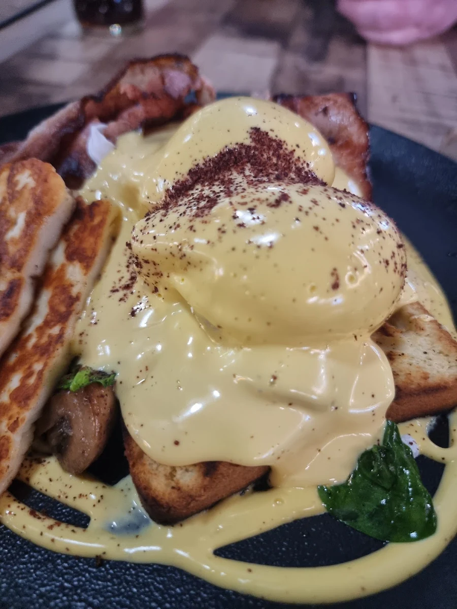 Eggs Benedict, The Shed Cafe - Tuggerah