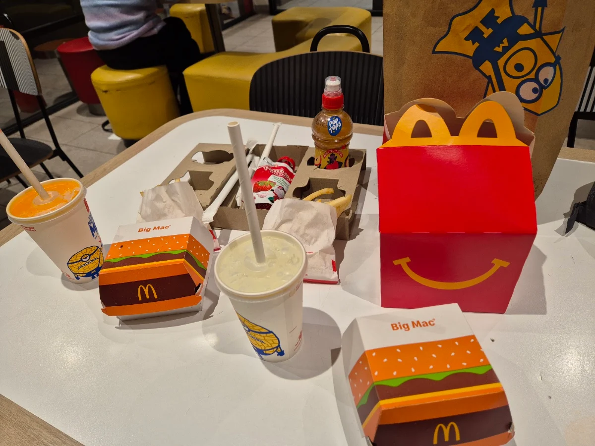 Filet-O-Fish Burger mc Veggie Burger Large Fries and Coke
