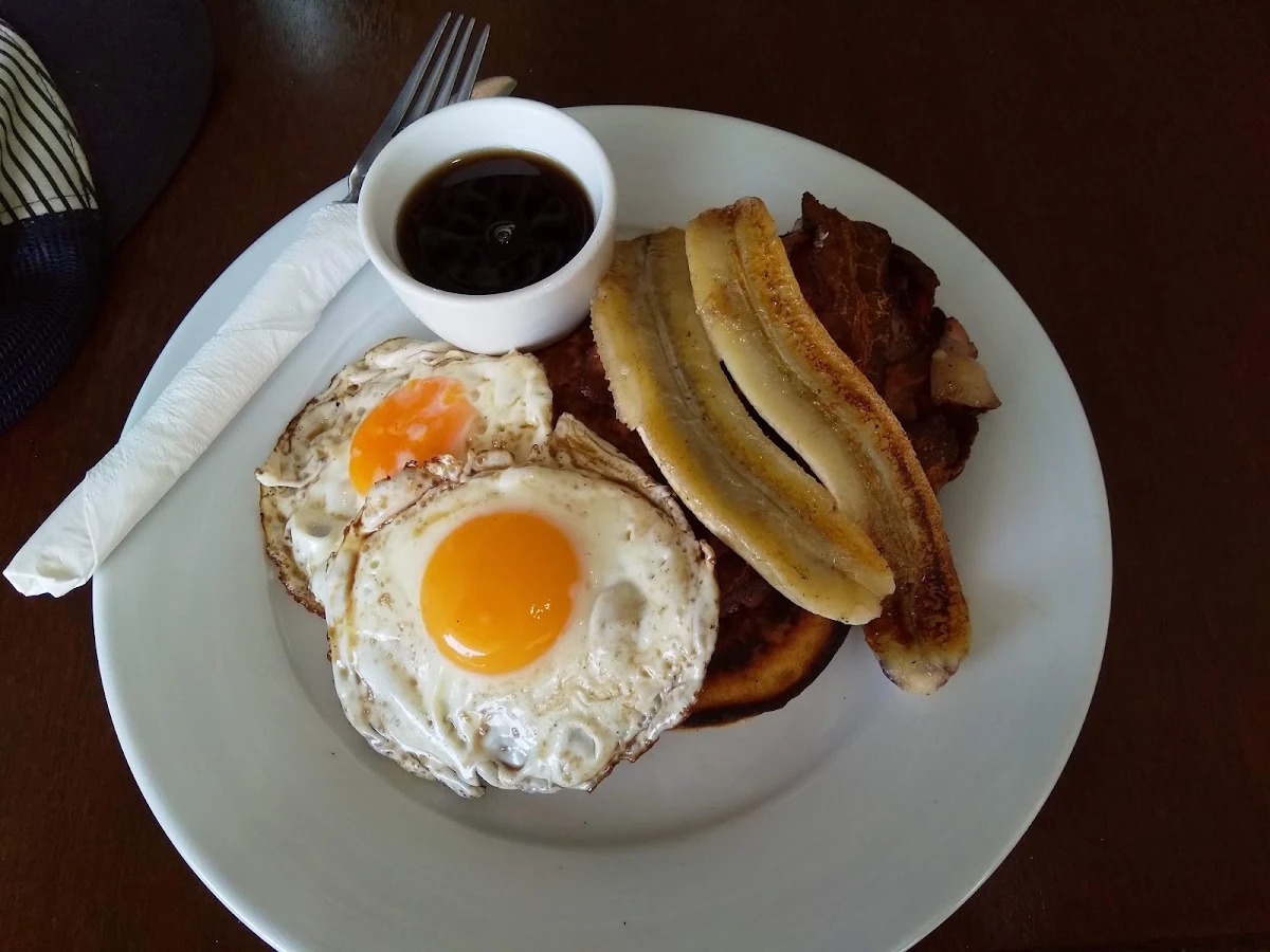 Highlights, Cozzies Cuizine Cafe