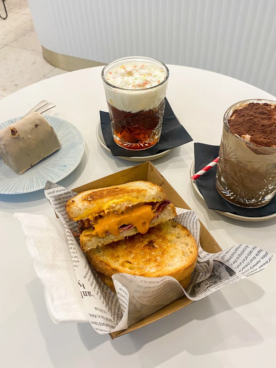 Highlights, Plus Coffee & Co