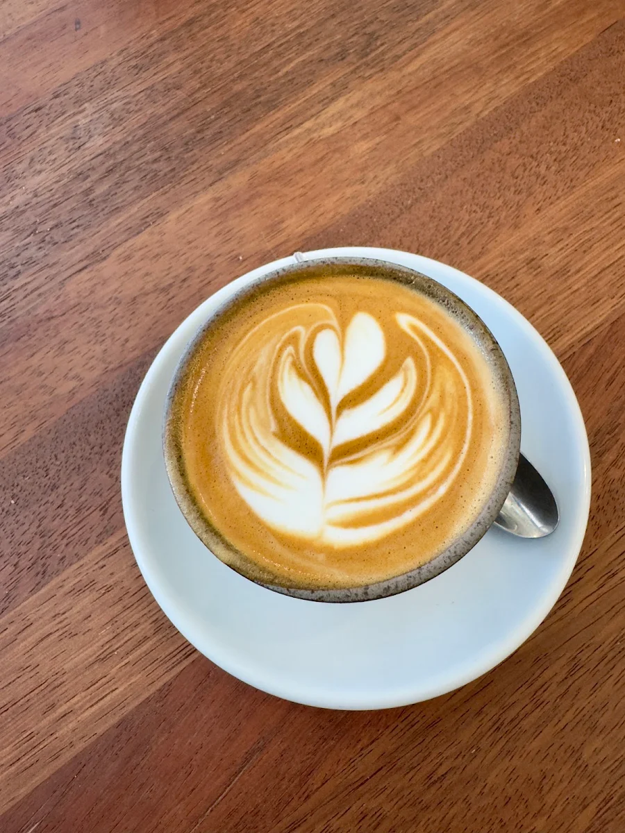 Latte Flat White, Plus Coffee & Co