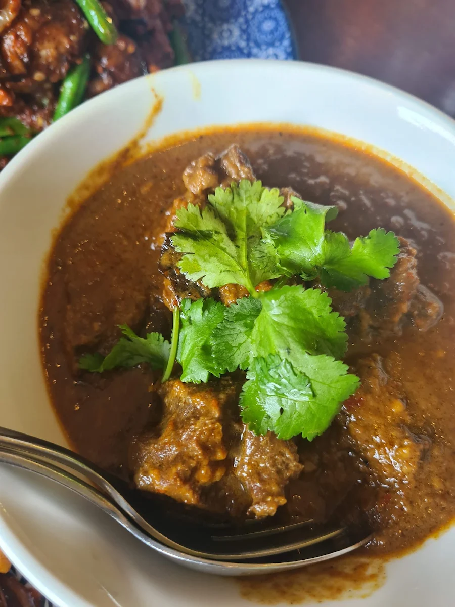 Beef Rendang, Blue Chillies