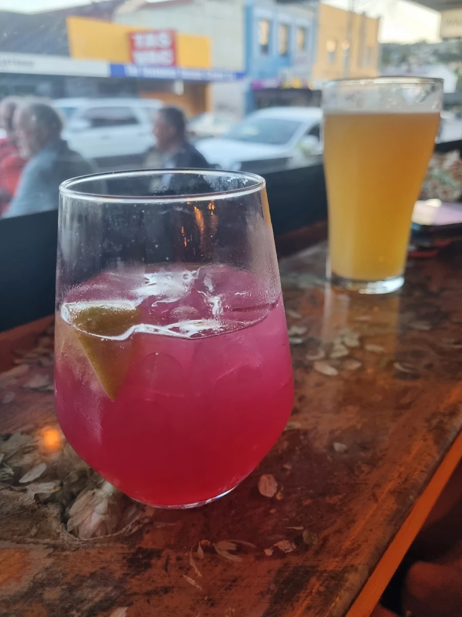 Highlights, Tandy's Alehouse