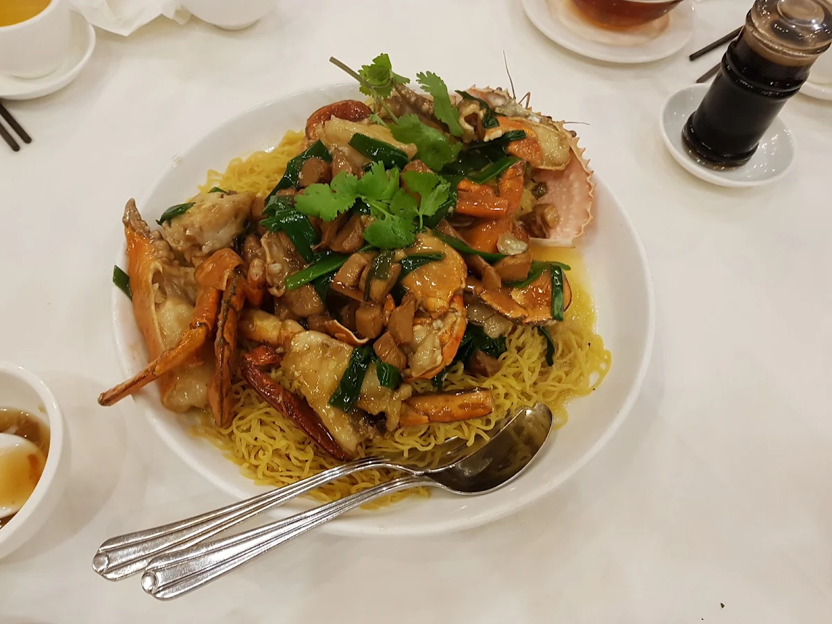Crab Meat E-Fu Noodles