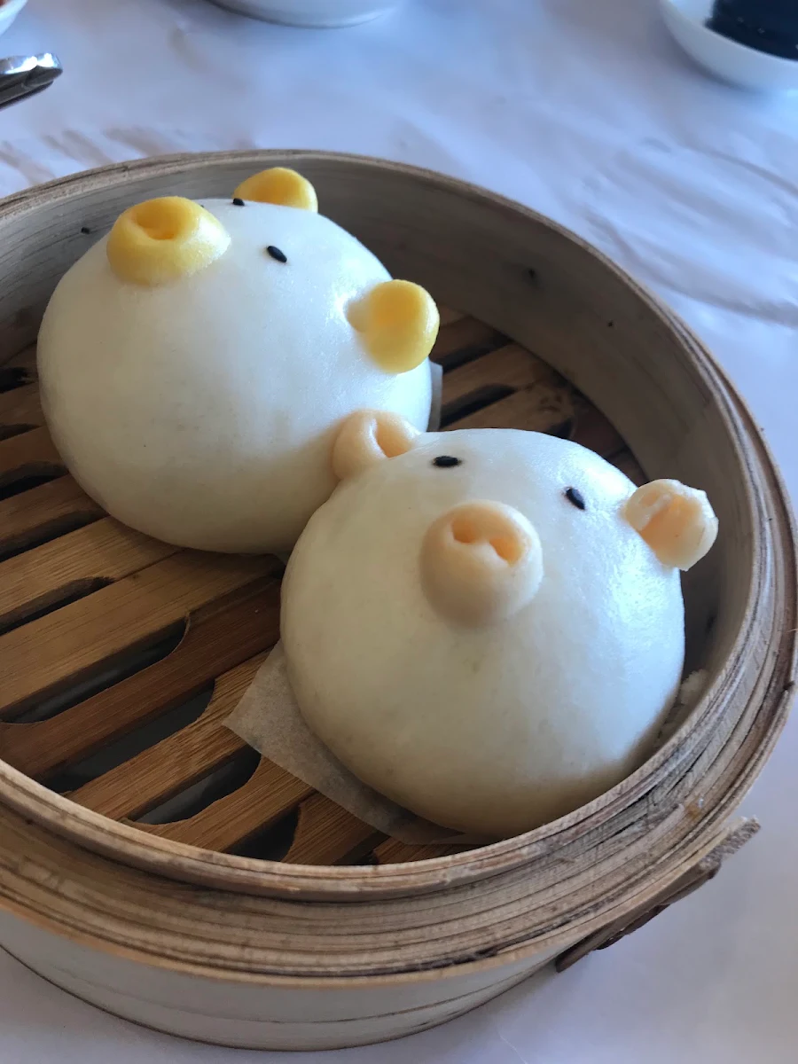 Piggy Custard Bun