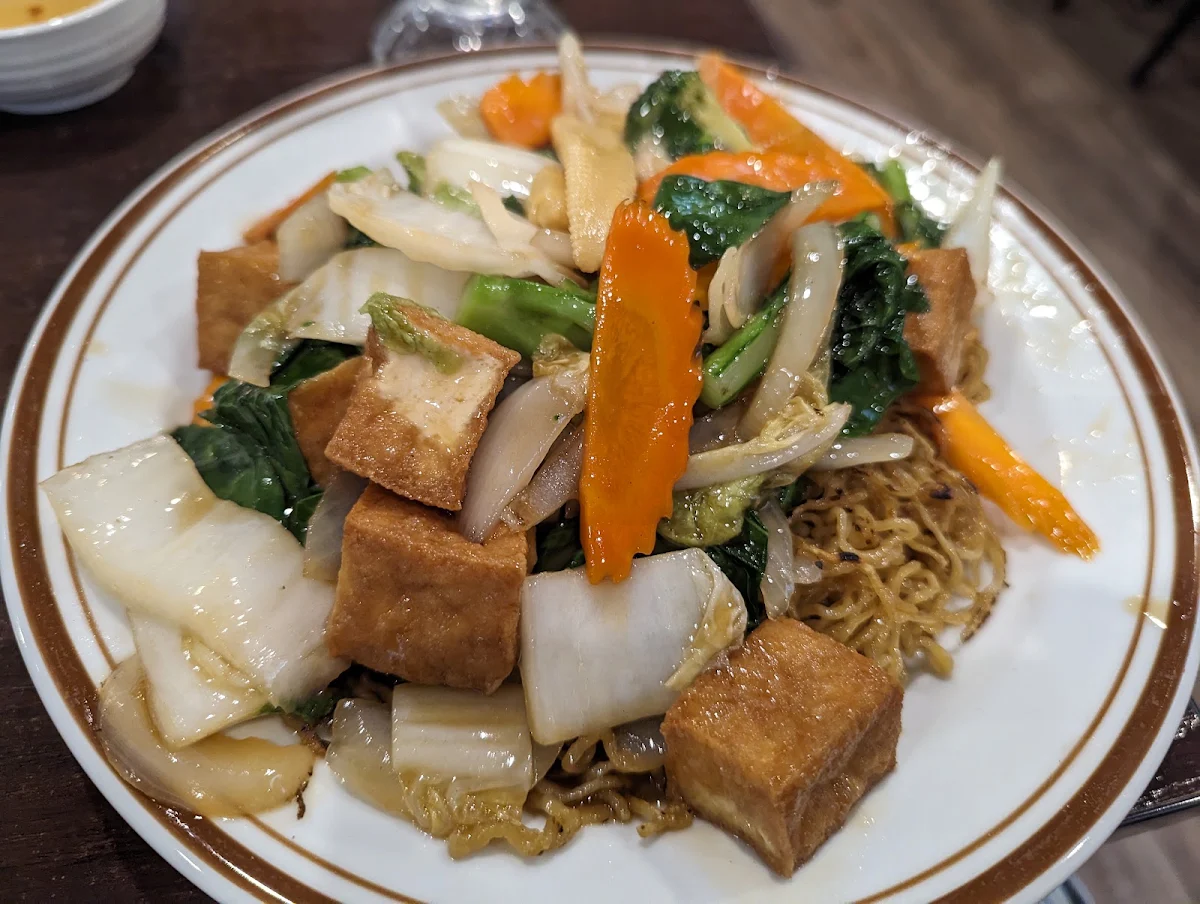 Hủ Tiếu Xào Chay -Stir Fried Rice Noodle with Tofu Vegetables & Egg