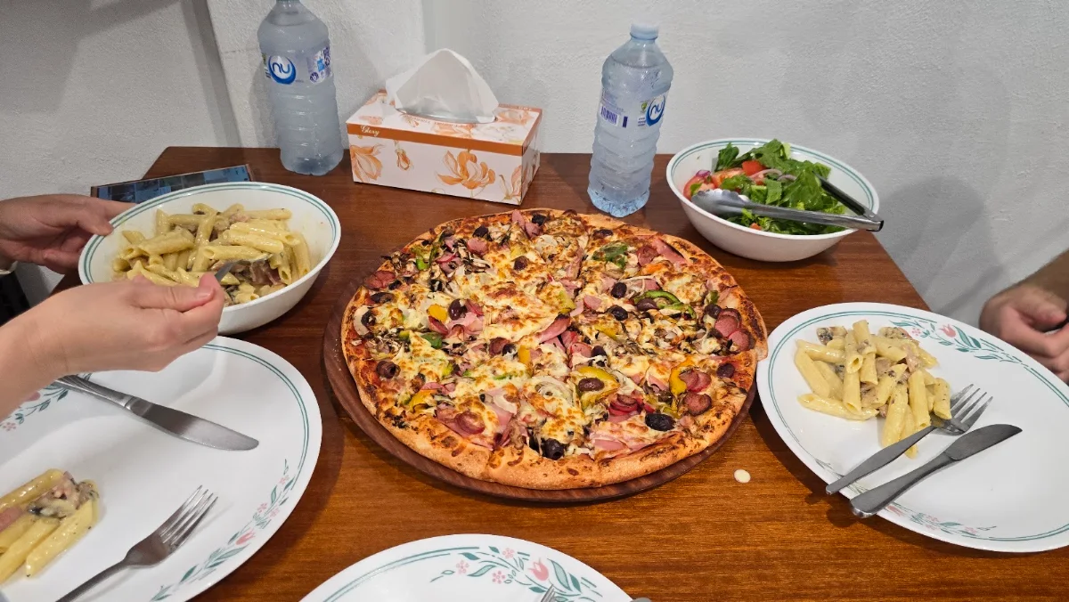 Highlights, Glenhaven Pizza and Pasta