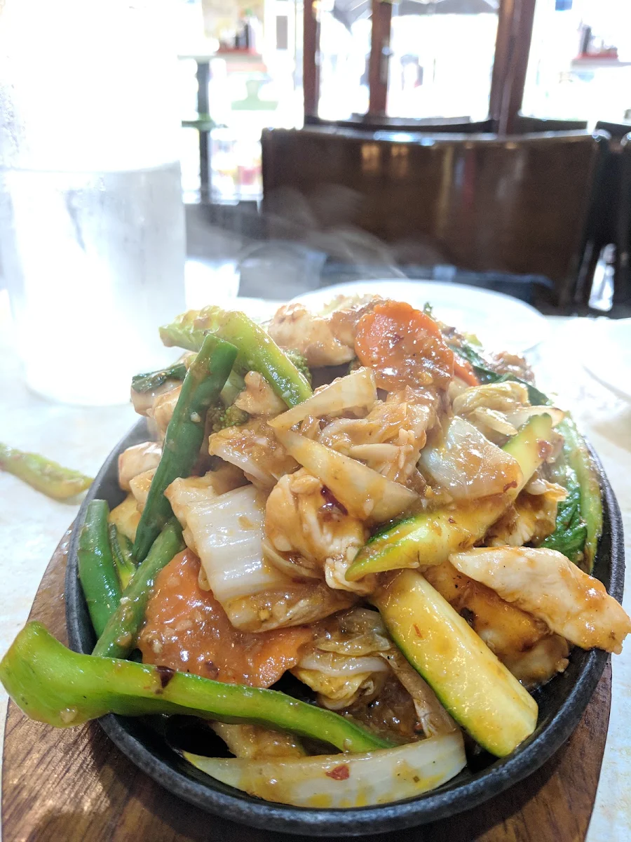 Sizzling Squid Vegies w Black Pepper Sance