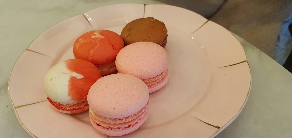Macarons, Charlie's Dessert House