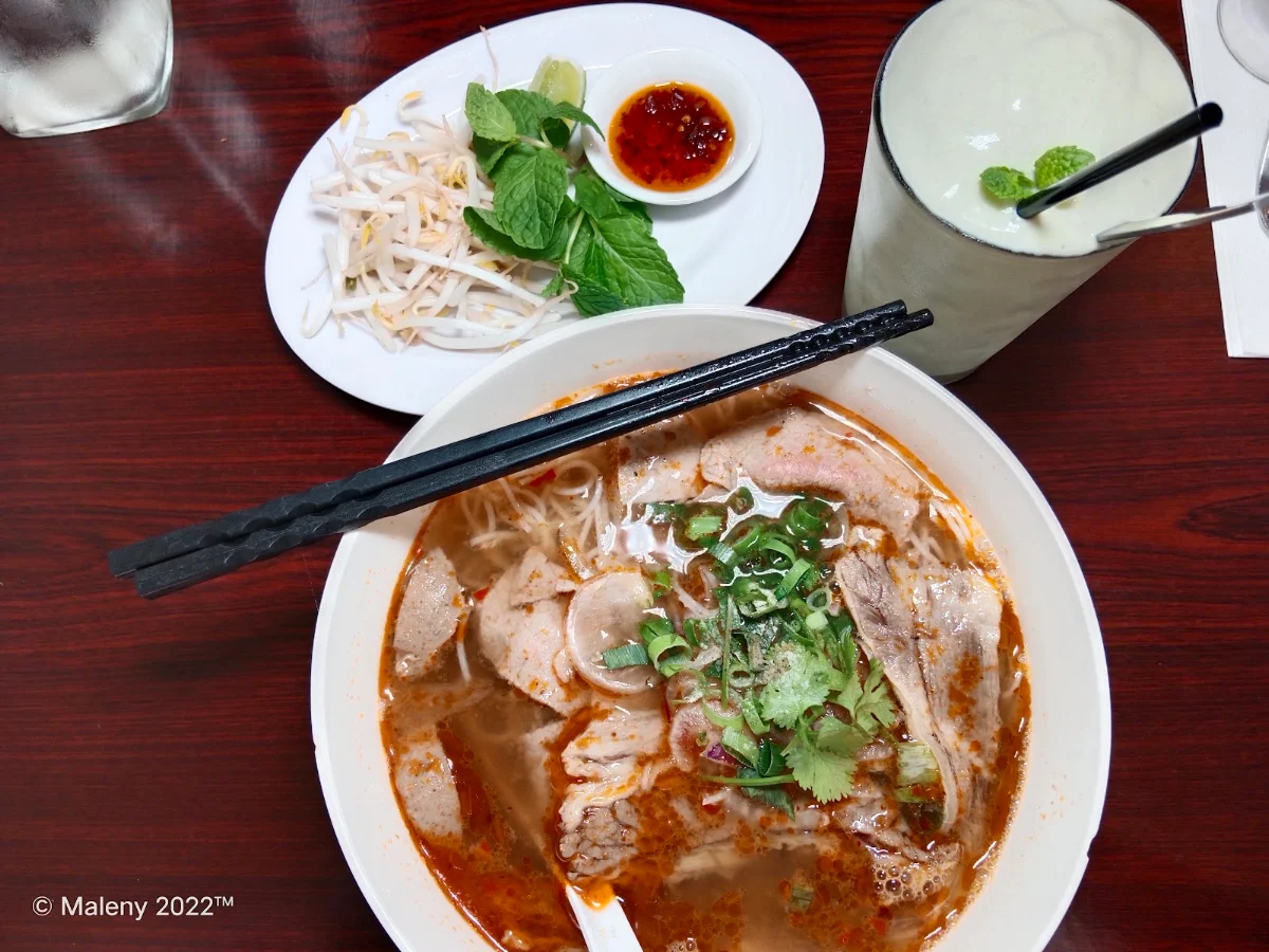 Highlights, Maleny Palace Cafe
