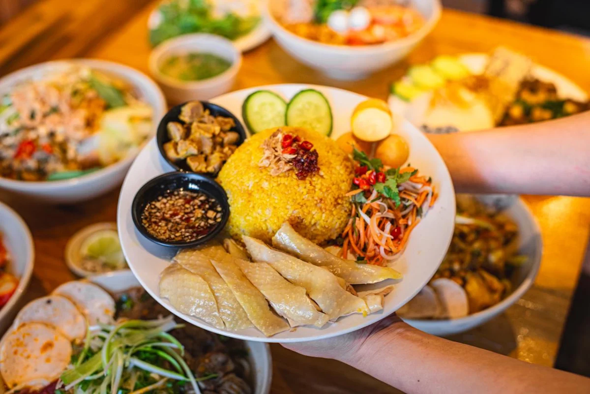 Cơm GÀ - Chicken Rice